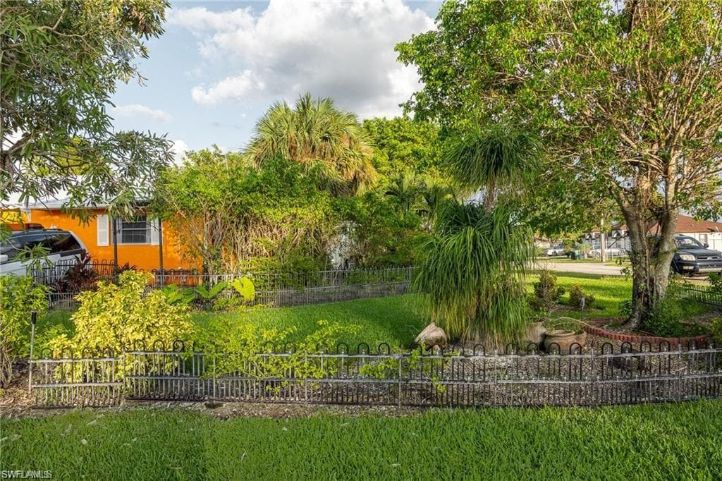 2596 Santa Barbara Blvd, Naples, FL 34116-27