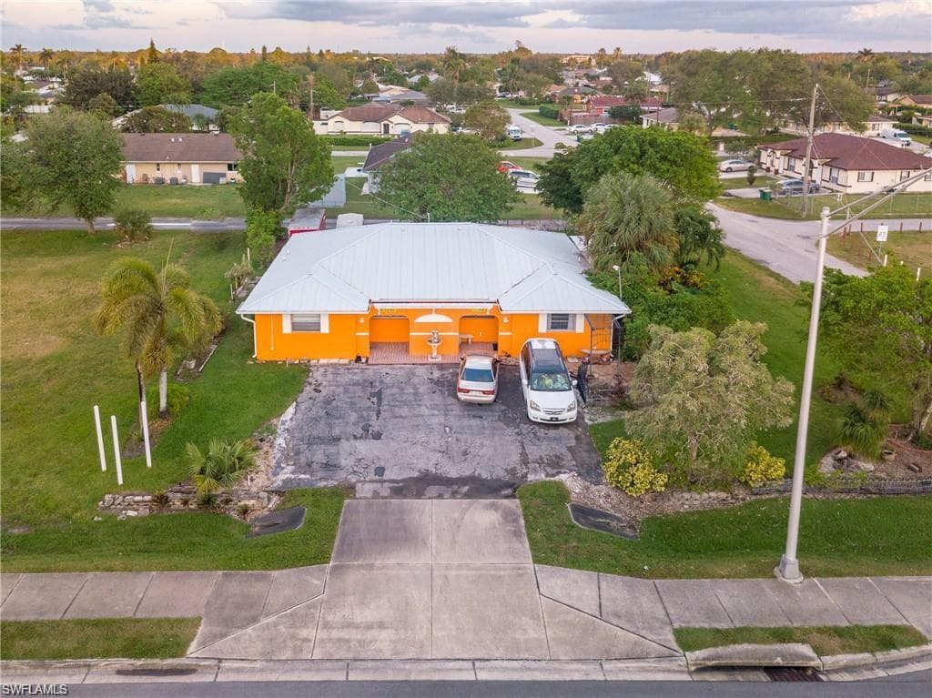 2596 Santa Barbara Blvd, Naples, FL 34116-2