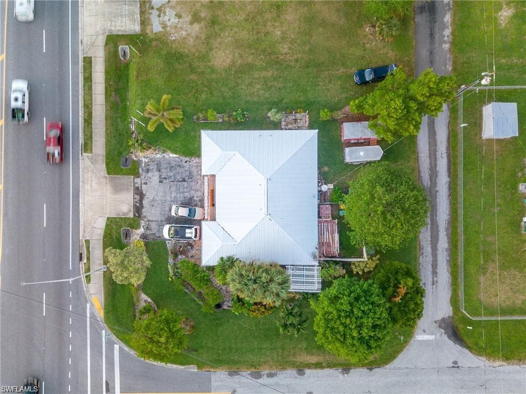 2596 Santa Barbara Blvd, Naples, FL 34116-3