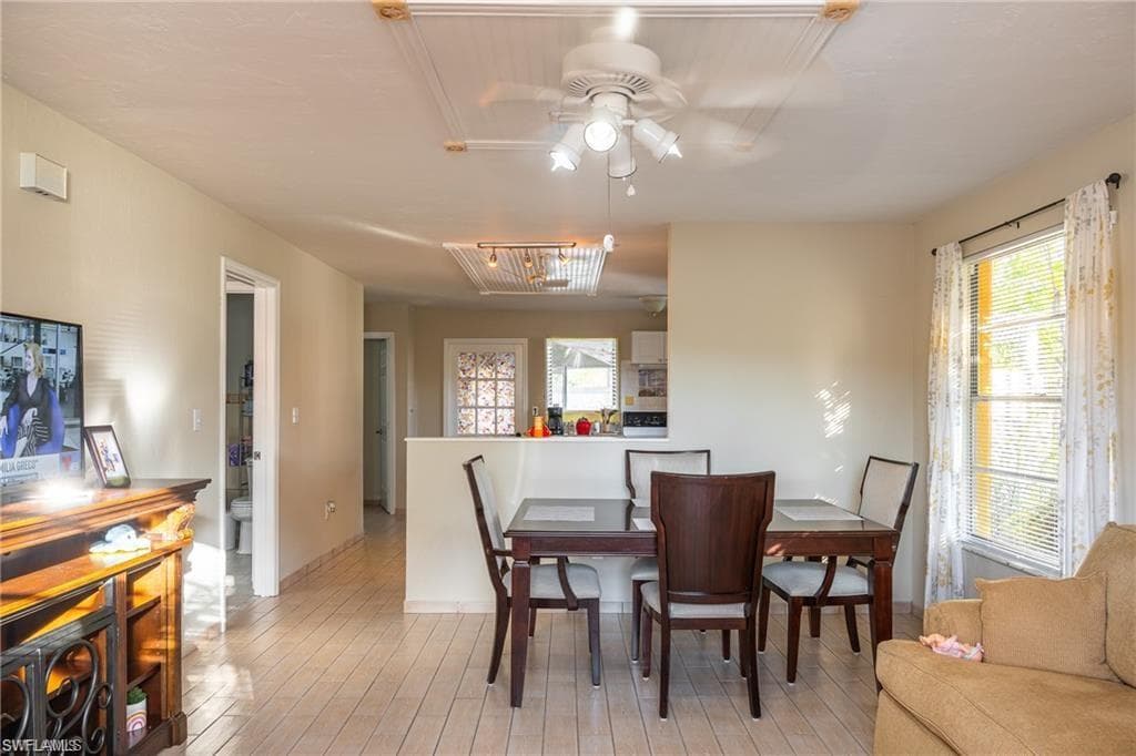 2596 Santa Barbara Blvd, Naples, FL 34116-4