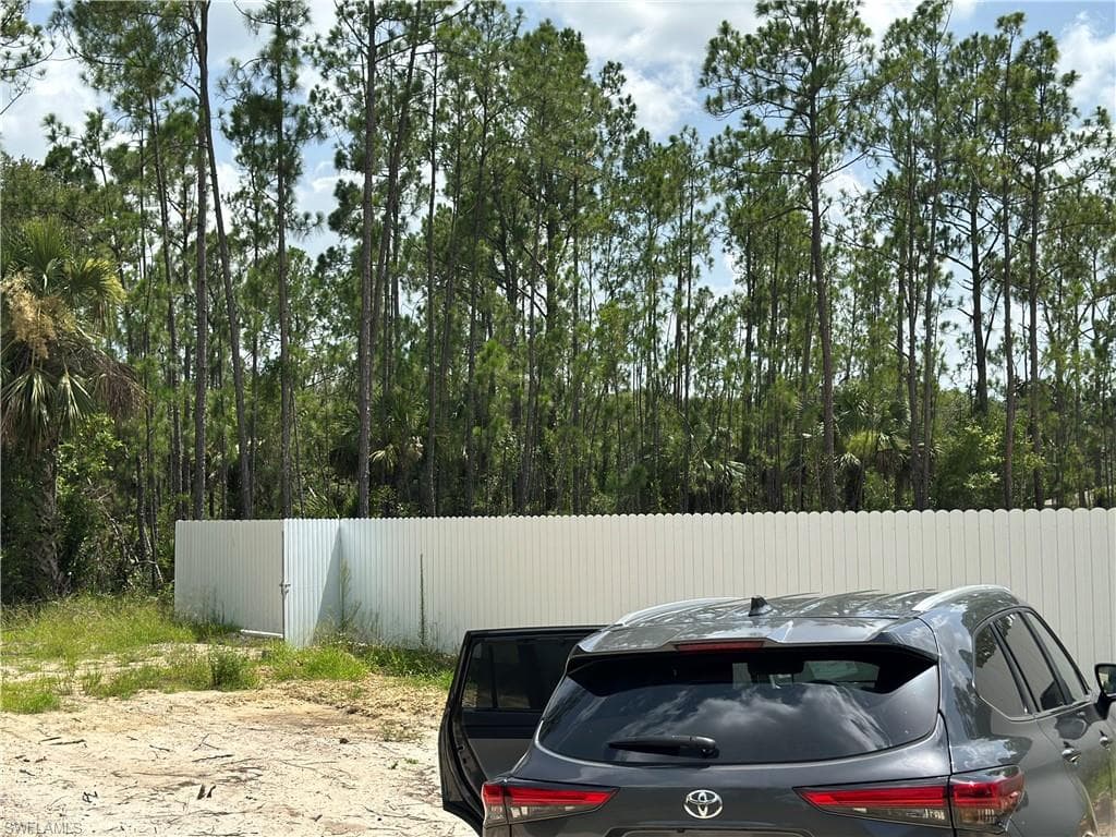 1215 Hamilton Ave, Lehigh Acres, FL 33972-9