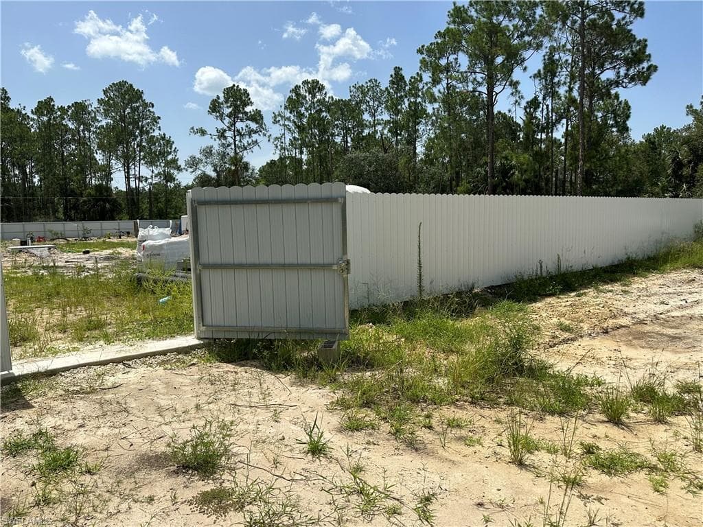 1215 Hamilton Ave, Lehigh Acres, FL 33972-10