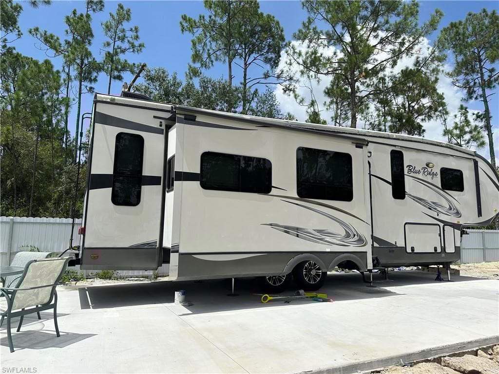 1215 Hamilton Ave, Lehigh Acres, FL 33972-39