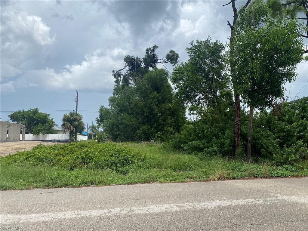 3021 6th Ave, Cape Coral, FL 33909-2