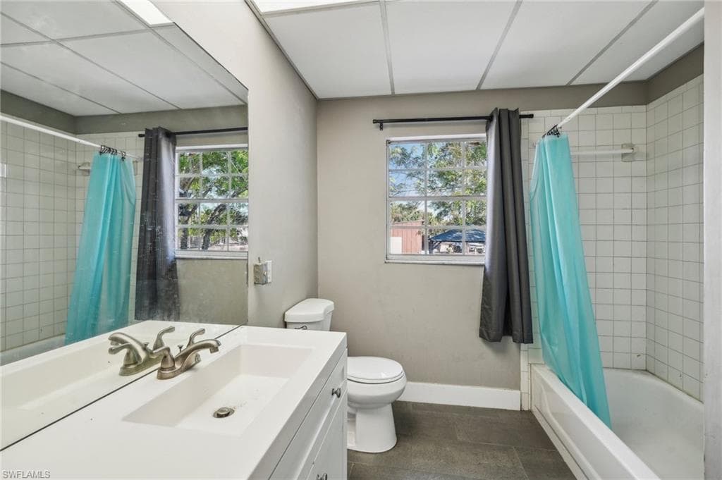 2275 Woodland Grade Rd, Naples, FL 34117-24
