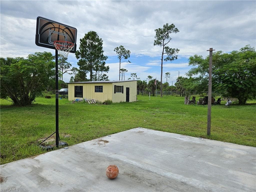 2275 Woodland Grade Rd, Naples, FL 34117-39