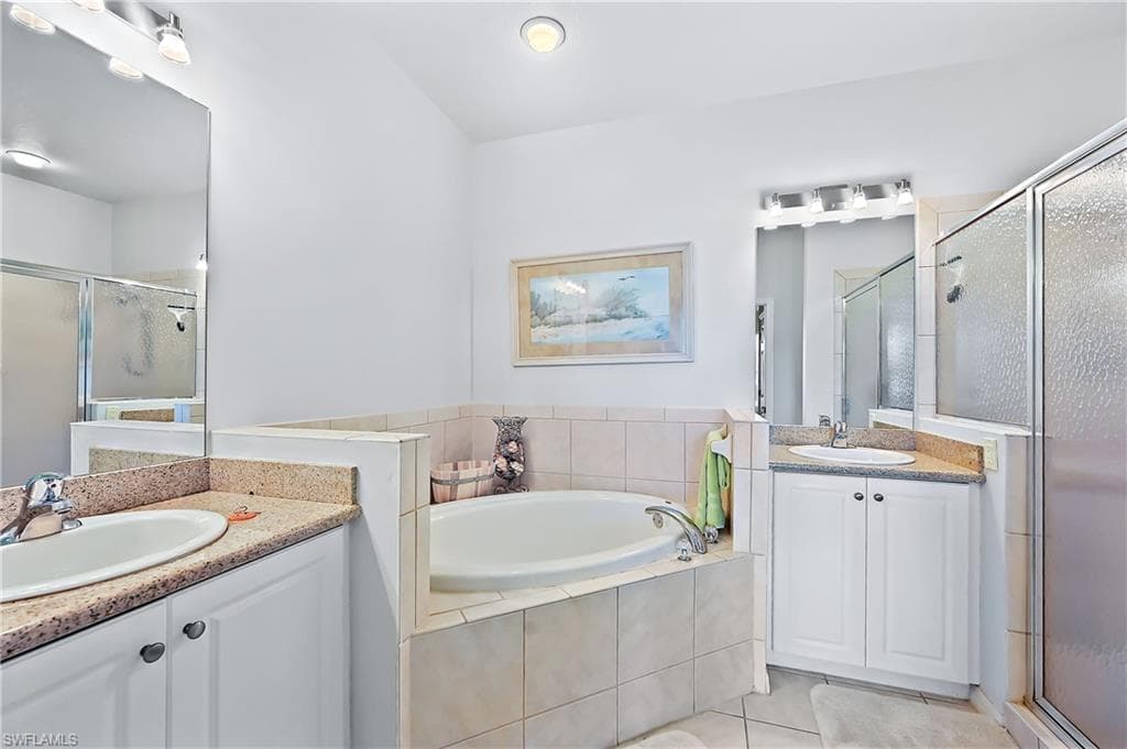 7930 Mahogany Run Ln 824, Naples, FL 34113-19