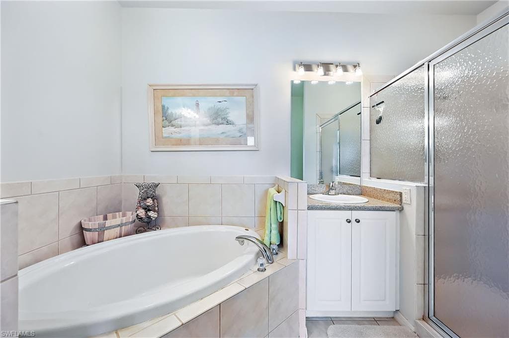7930 Mahogany Run Ln 824, Naples, FL 34113-20