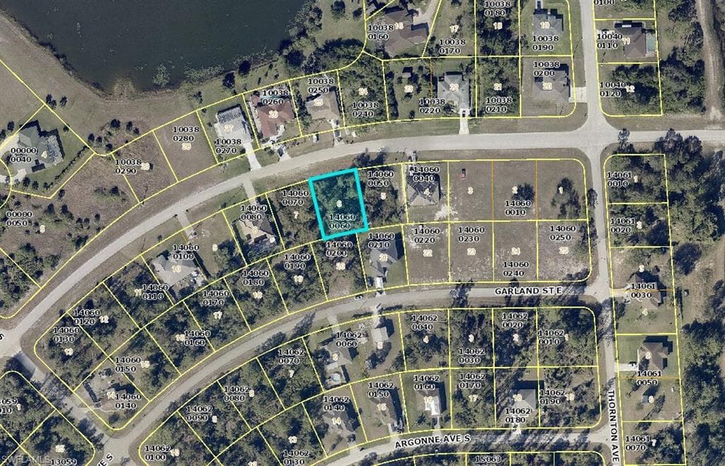 870 Sunrise Blvd, Lehigh Acres, FL 33974-2