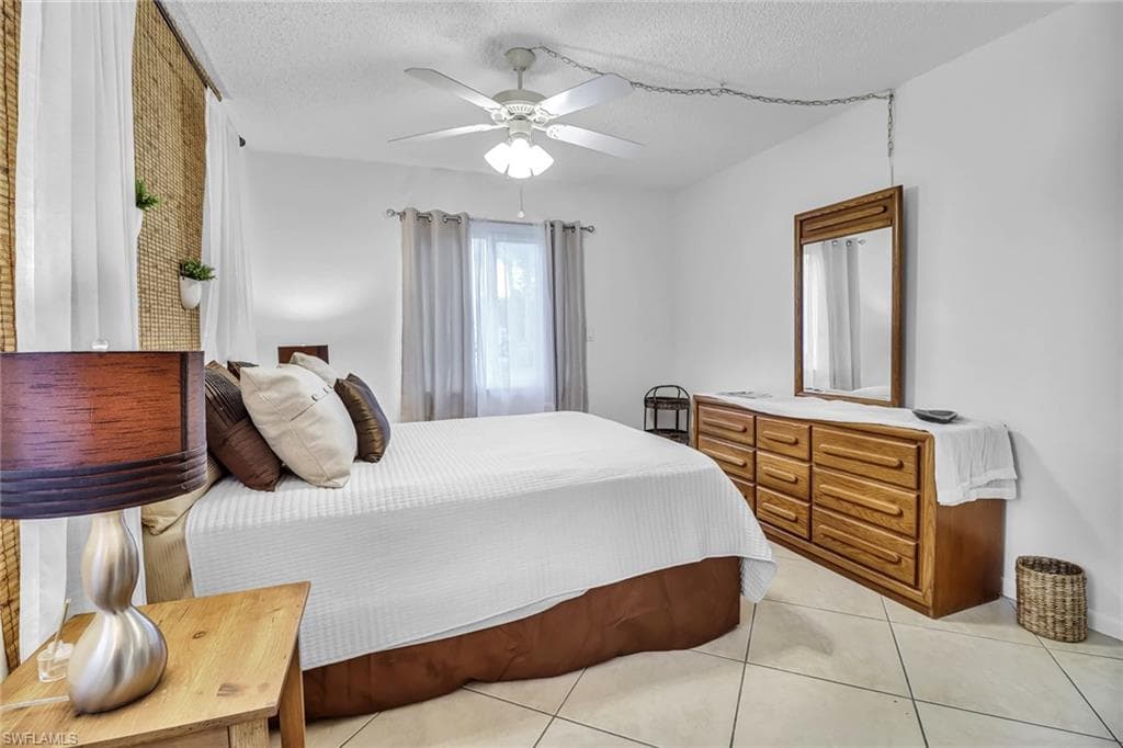 4321 27th Ct SW Bldg 18 -101, Naples, FL 34116-19