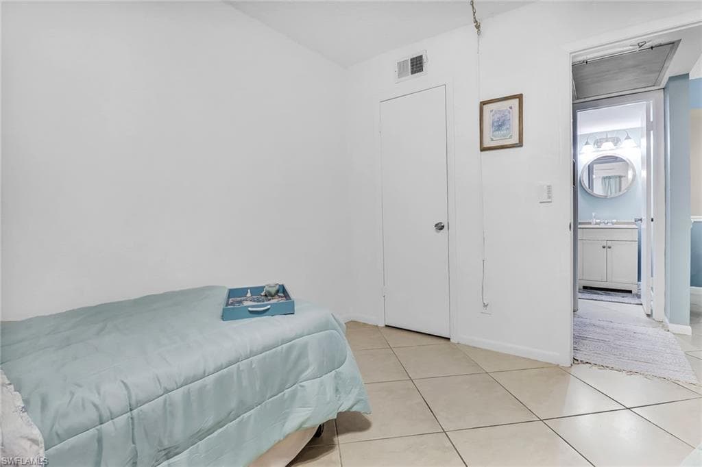 4321 27th Ct SW Bldg 18 -101, Naples, FL 34116-25