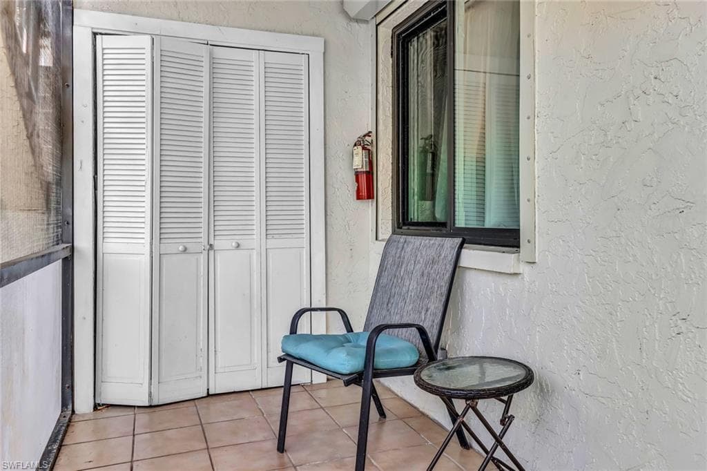 4321 27th Ct SW Bldg 18 -101, Naples, FL 34116-27