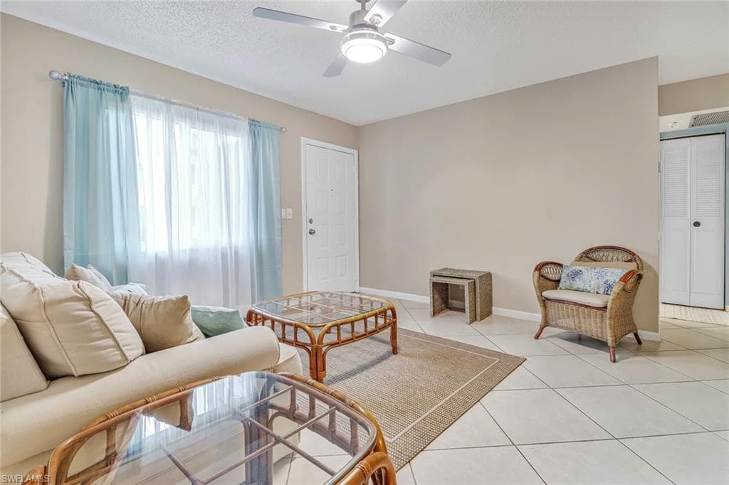 4321 27th Ct SW Bldg 18 -101, Naples, FL 34116-4