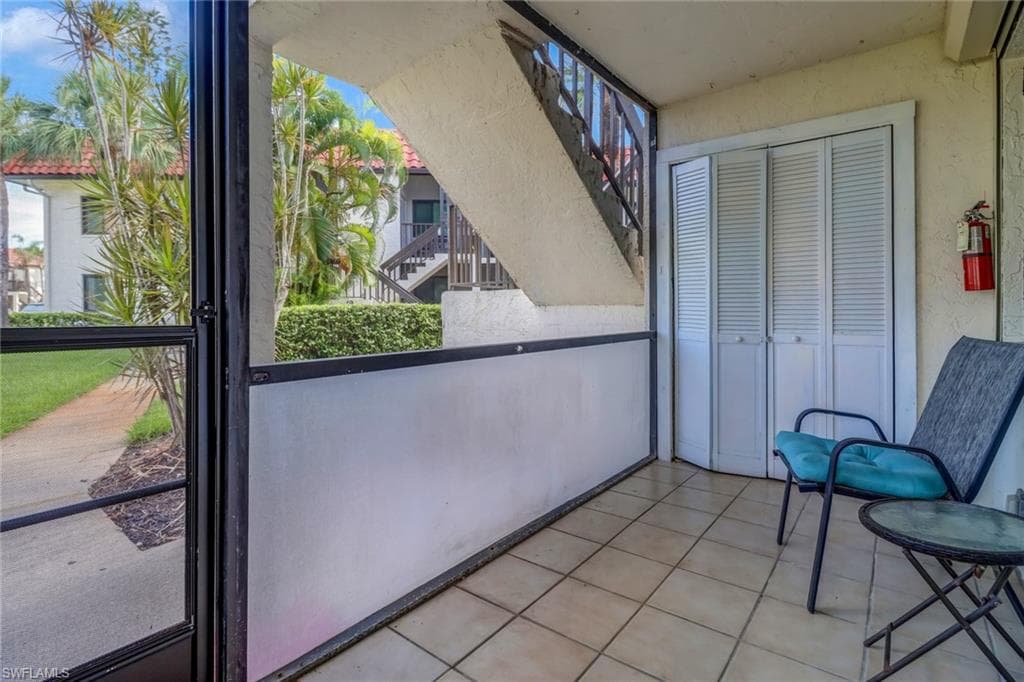 4321 27th Ct SW Bldg 18 -101, Naples, FL 34116-6