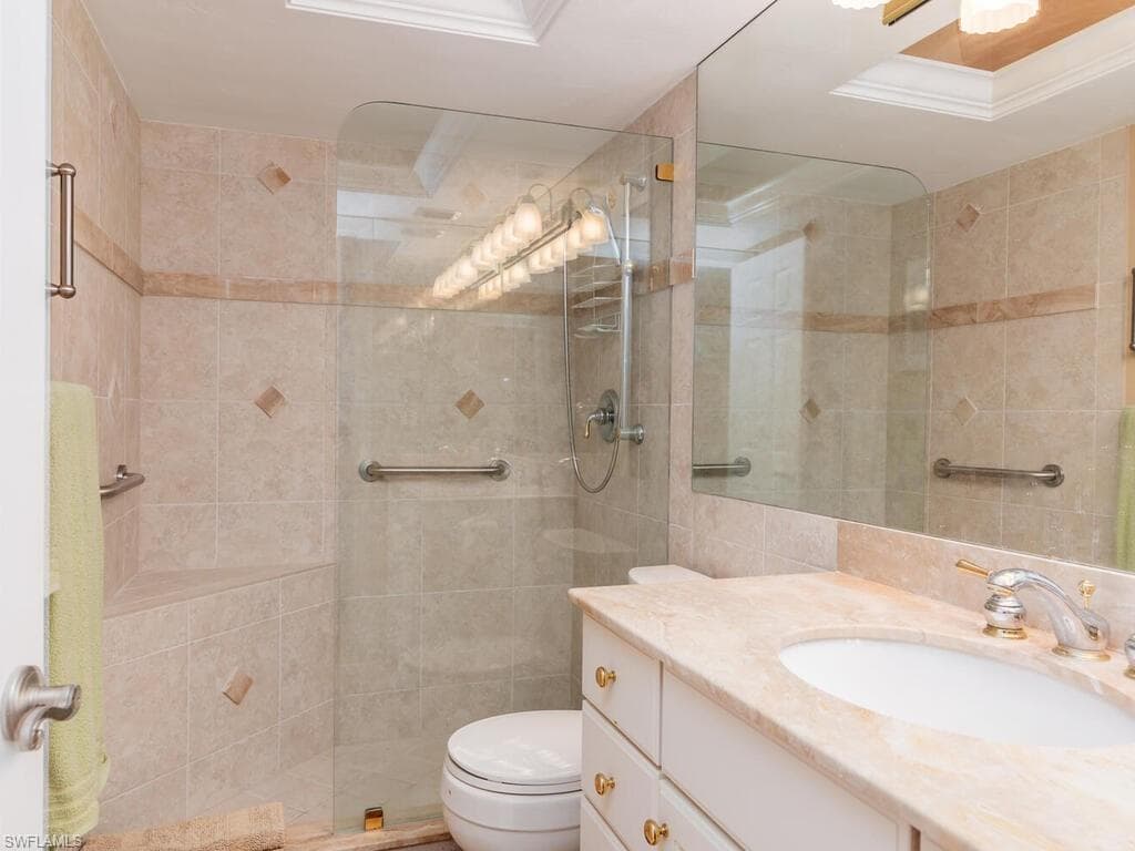 320 Seaview Ct 305, Marco Island, FL 34145-14