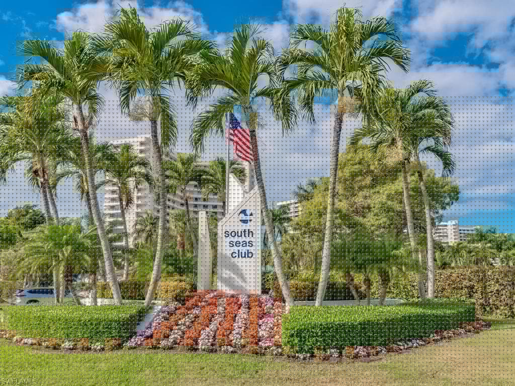 320 Seaview Ct 305, Marco Island, FL 34145-20