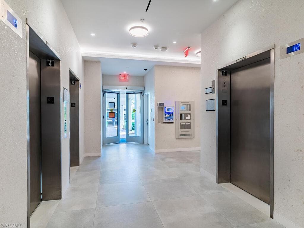 320 Seaview Ct 305, Marco Island, FL 34145-25