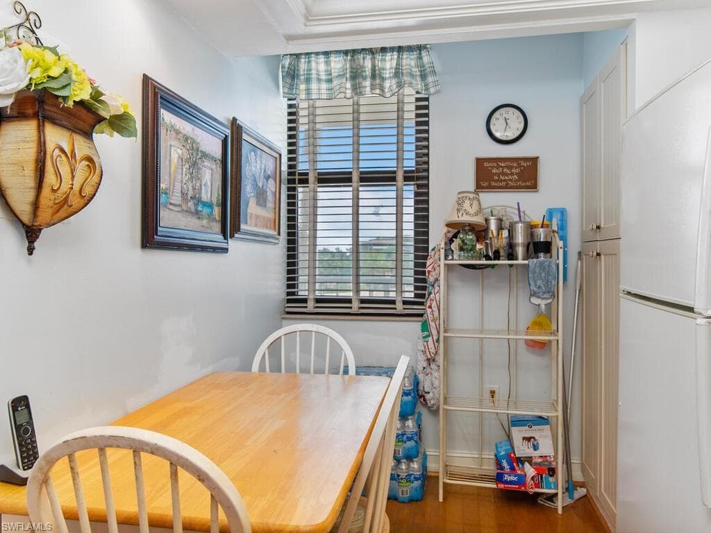 320 Seaview Ct 305, Marco Island, FL 34145-4