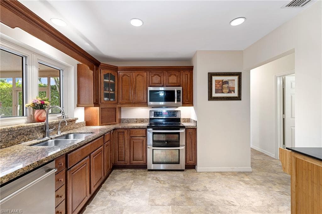 1233 12th Ave N, Naples, FL 34102-20