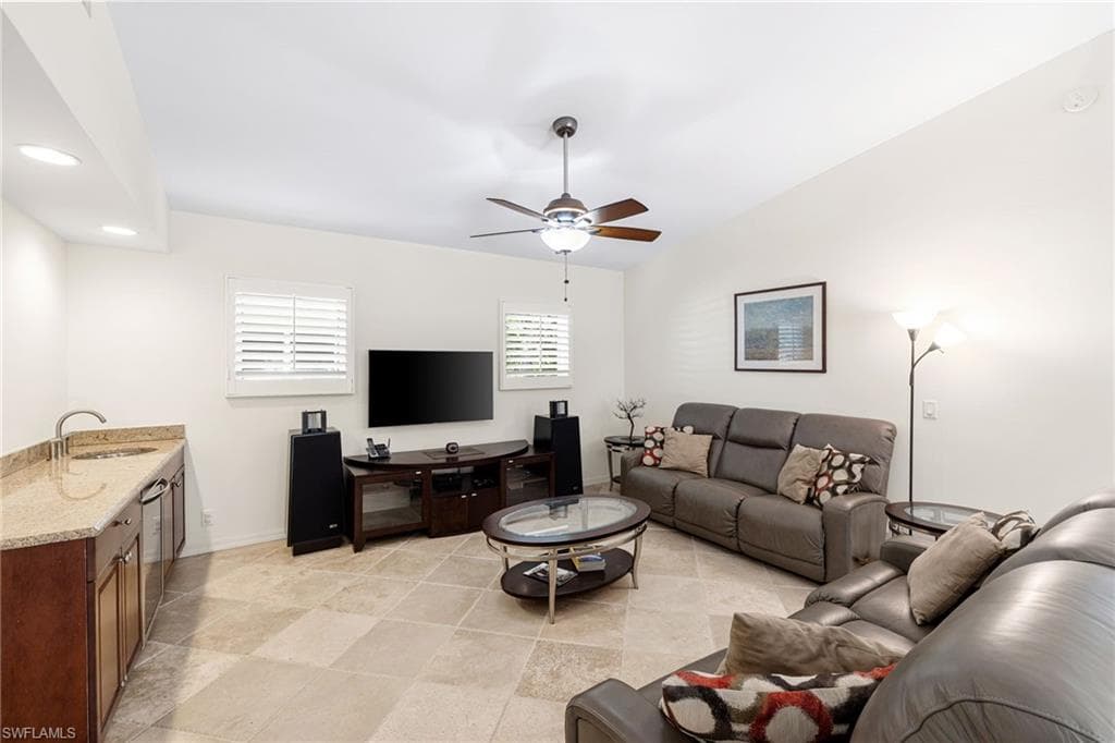 1233 12th Ave N, Naples, FL 34102-24