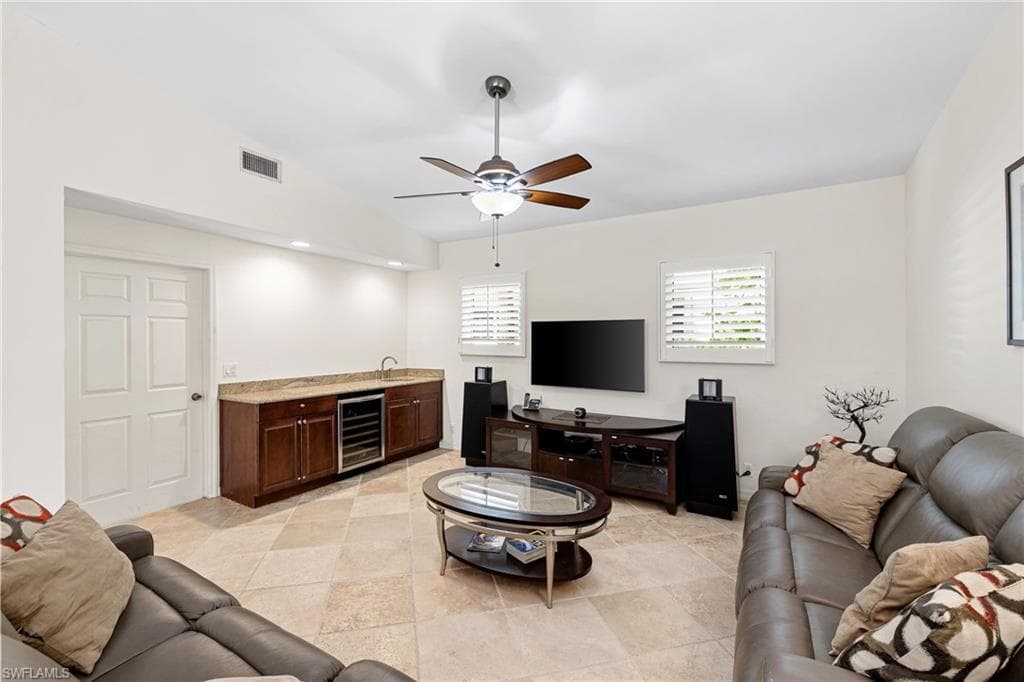 1233 12th Ave N, Naples, FL 34102-25