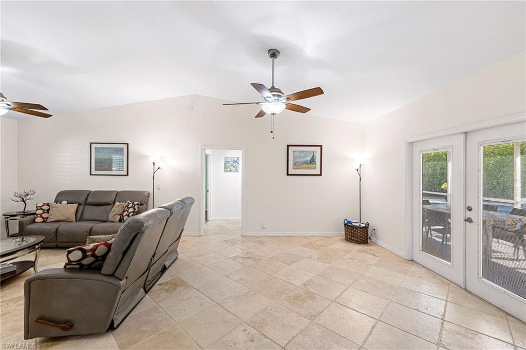 1233 12th Ave N, Naples, FL 34102-26