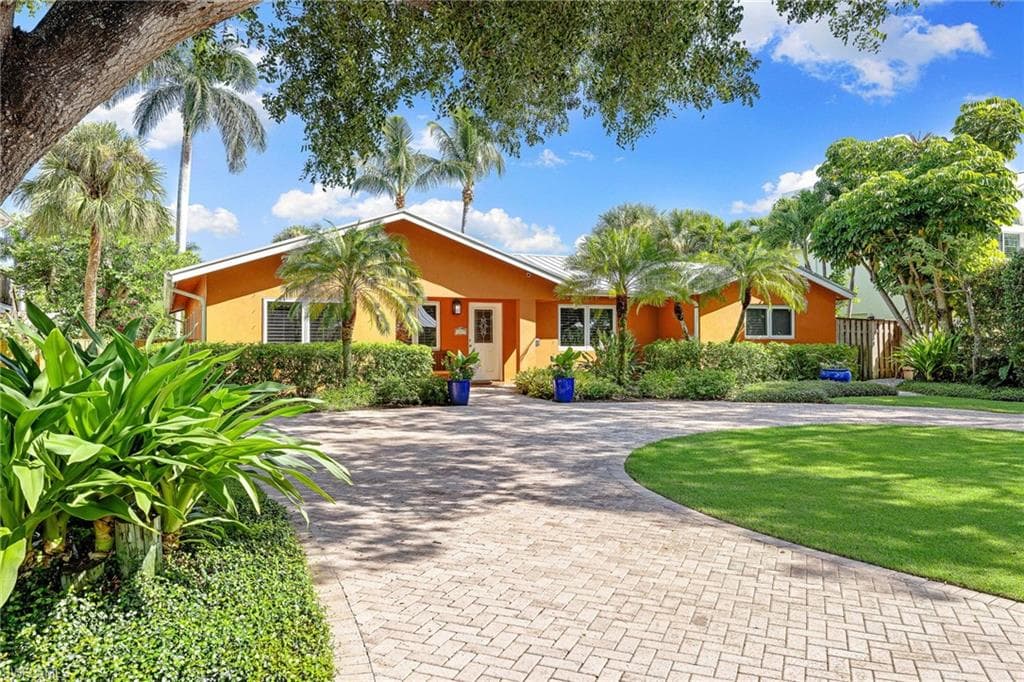 1233 12th Ave N, Naples, FL 34102-47