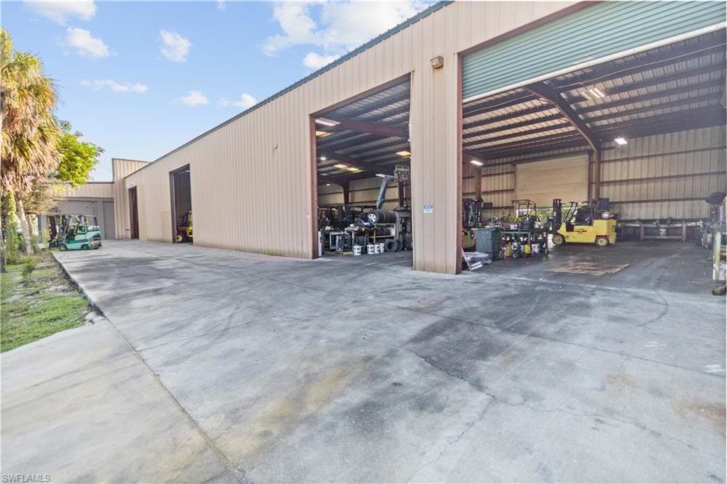 2065 Towles St, Fort Myers, FL 33916-17