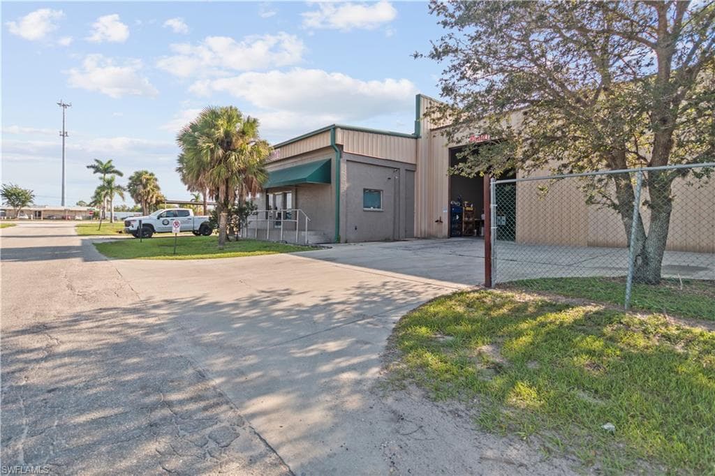 2065 Towles St, Fort Myers, FL 33916-26