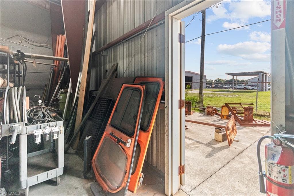 2065 Towles St, Fort Myers, FL 33916-39
