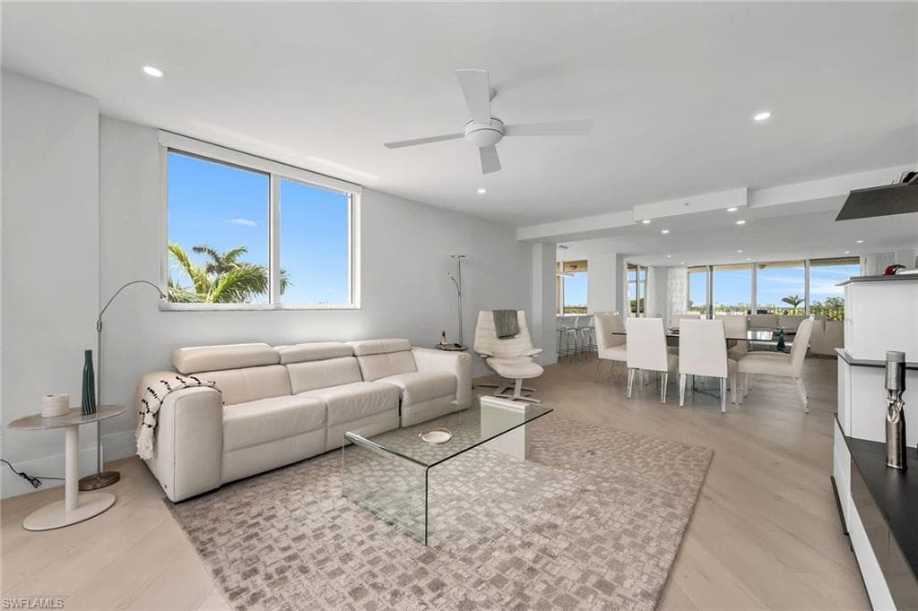 6597 Nicholas Blvd 401, Naples, FL 34108-15