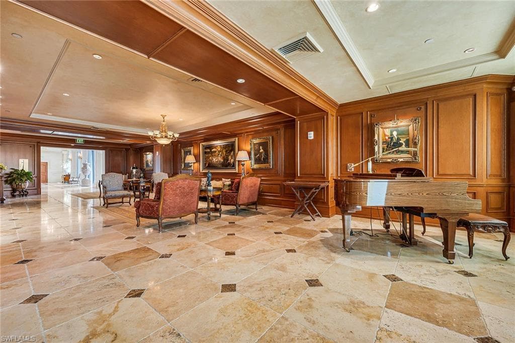 6597 Nicholas Blvd 401, Naples, FL 34108-19