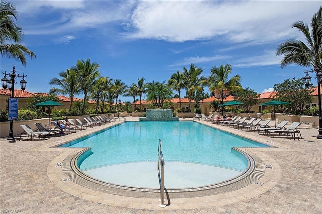 6597 Nicholas Blvd 401, Naples, FL 34108-23