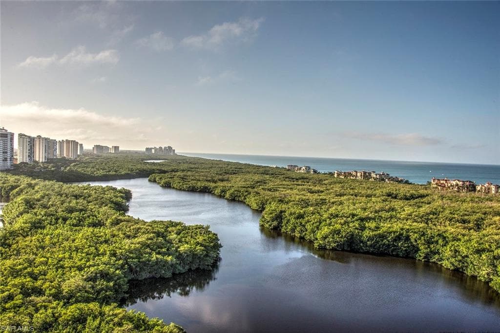 6597 Nicholas Blvd 401, Naples, FL 34108-26