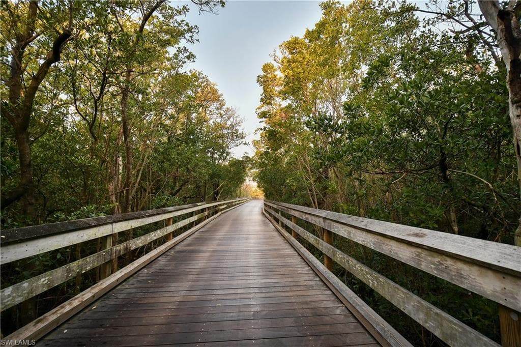 6597 Nicholas Blvd 401, Naples, FL 34108-29