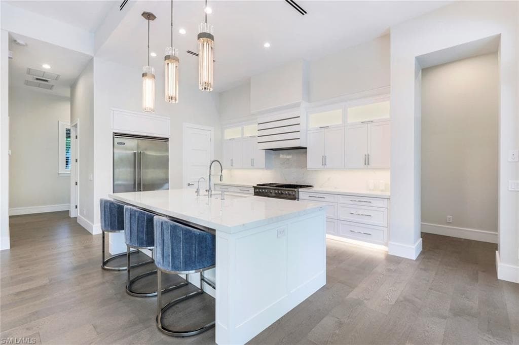 569 Neapolitan Way, Naples, FL 34103-12
