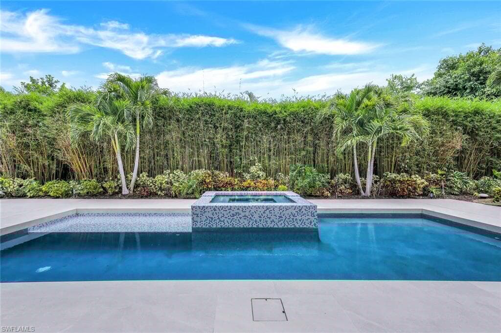 569 Neapolitan Way, Naples, FL 34103-38