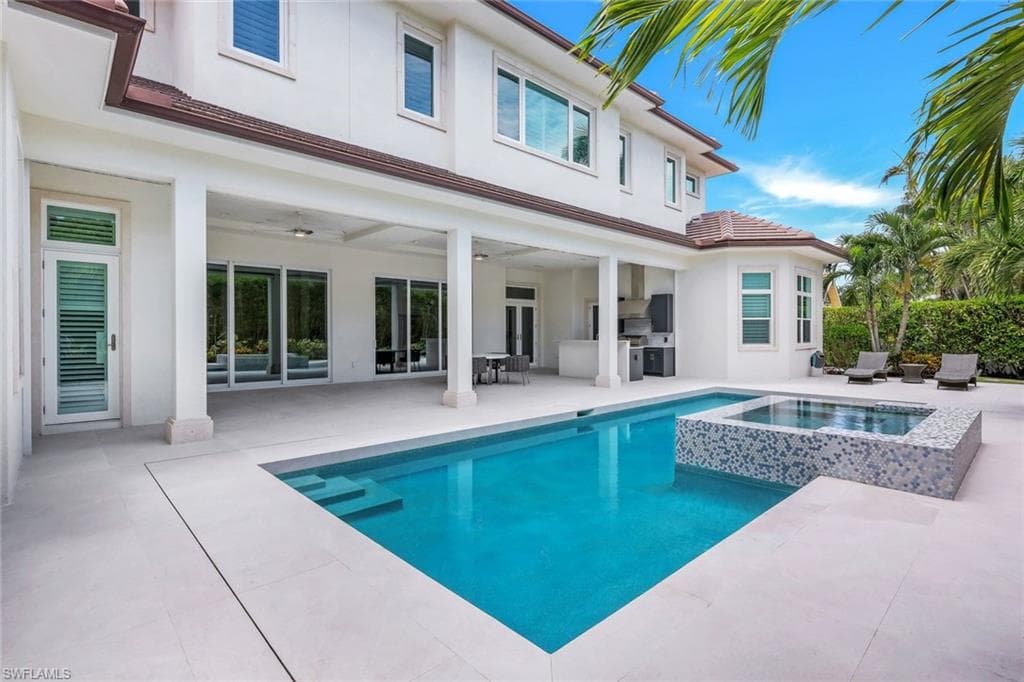 569 Neapolitan Way, Naples, FL 34103-41