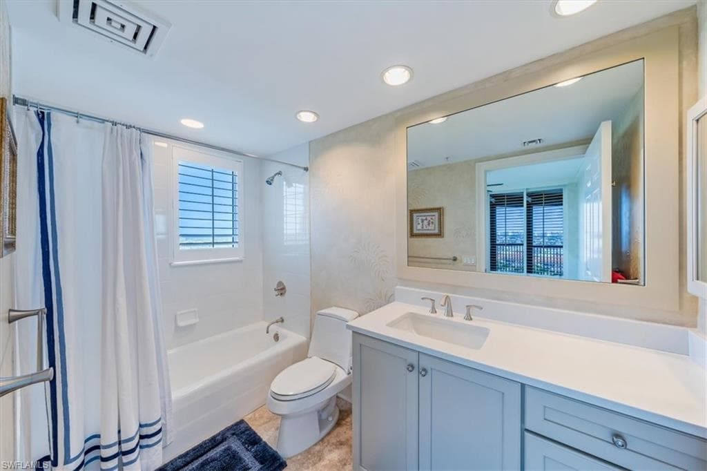 8473 Bay Colony Dr 1704, Naples, FL 34108-23