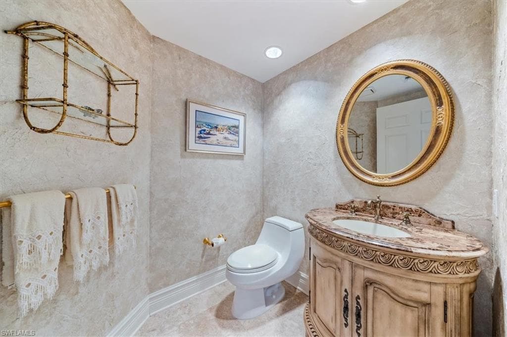 8473 Bay Colony Dr 1704, Naples, FL 34108-25