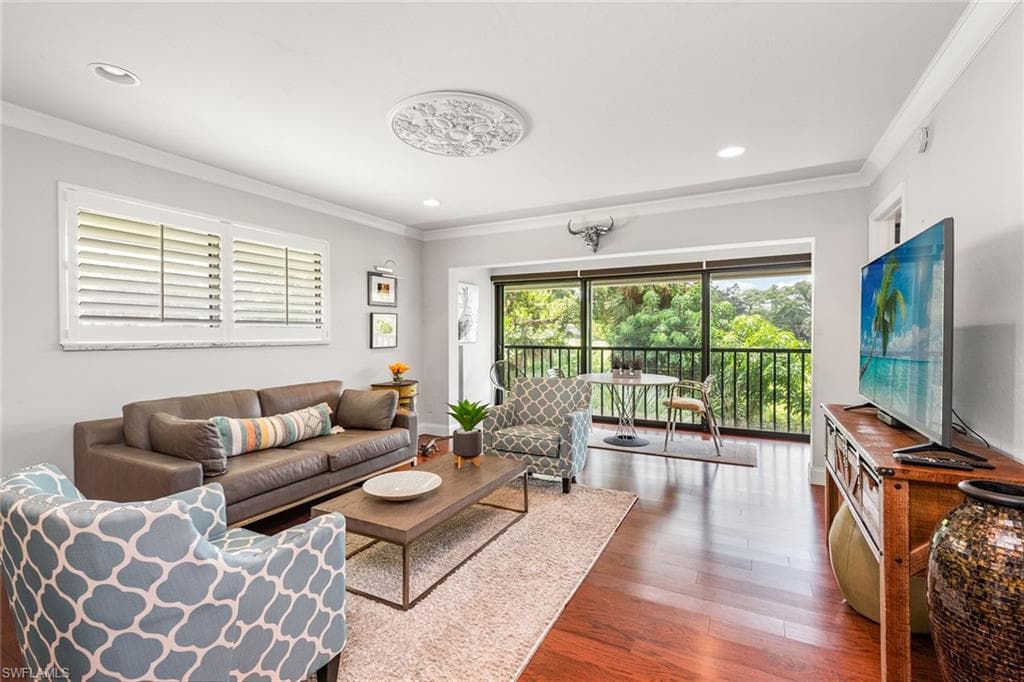 746 Eagle Creek Dr 201, Naples, FL 34113-2