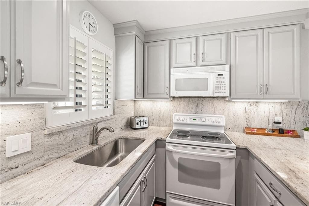 746 Eagle Creek Dr 201, Naples, FL 34113-5