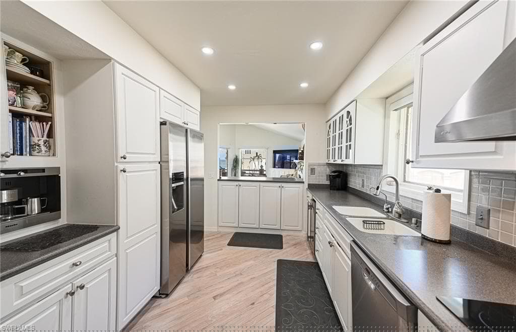 101 Dominica Ln, Bonita Springs, FL 34134-8512-11