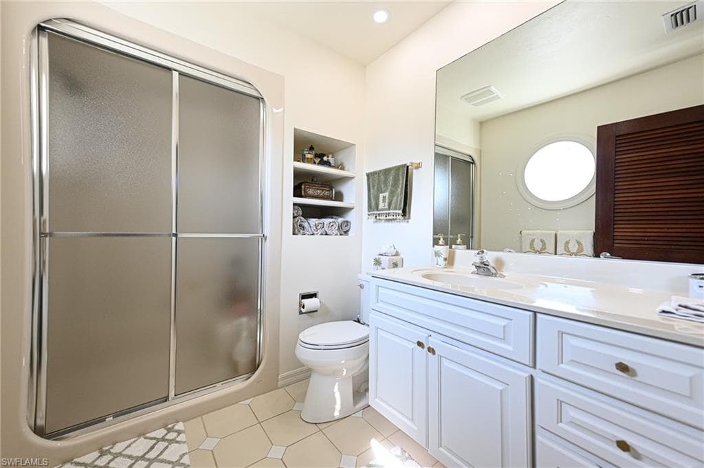 101 Dominica Ln, Bonita Springs, FL 34134-8512-21