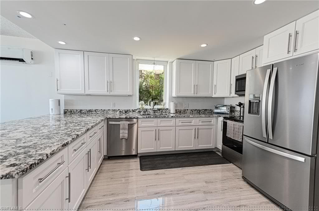 101 Dominica Ln, Bonita Springs, FL 34134-8512-25