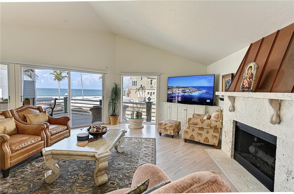 101 Dominica Ln, Bonita Springs, FL 34134-8512-6