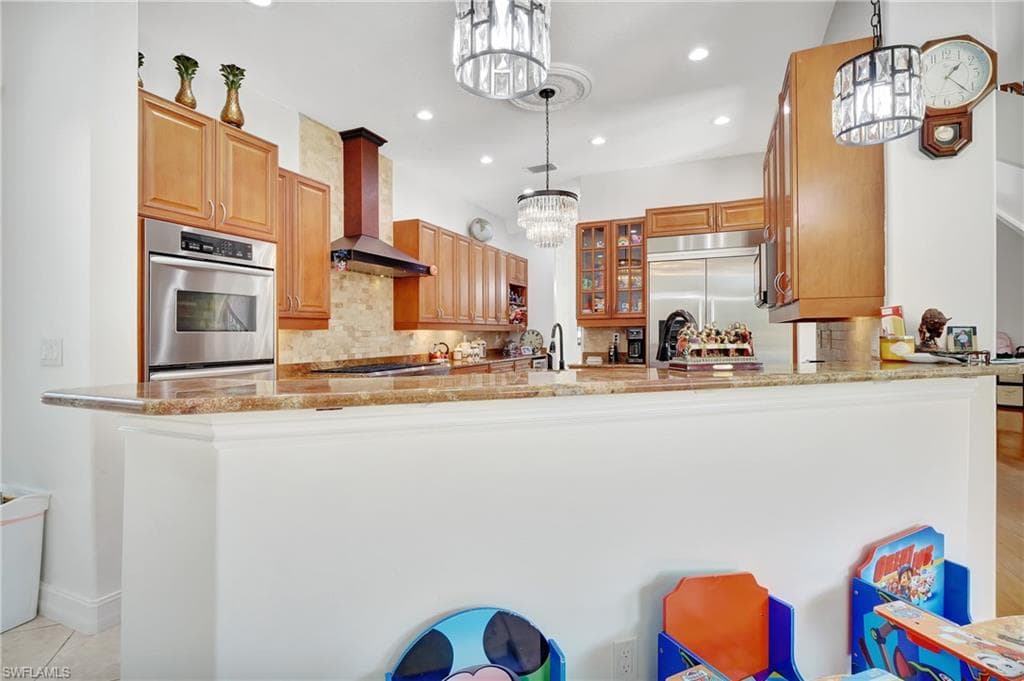 2791 2nd St NW, Naples, FL 34120-12