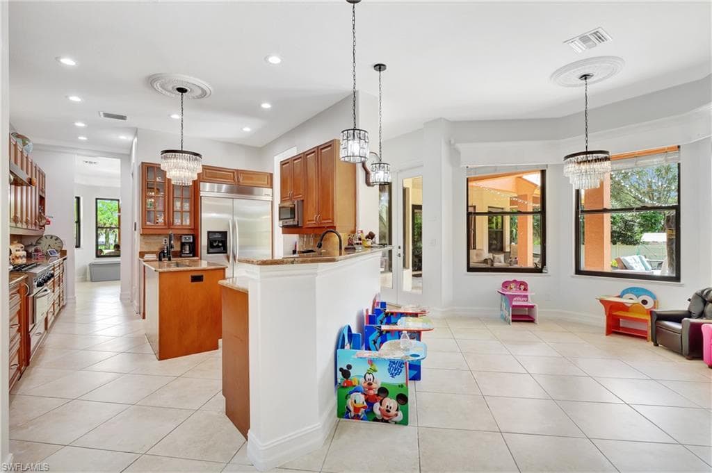 2791 2nd St NW, Naples, FL 34120-13