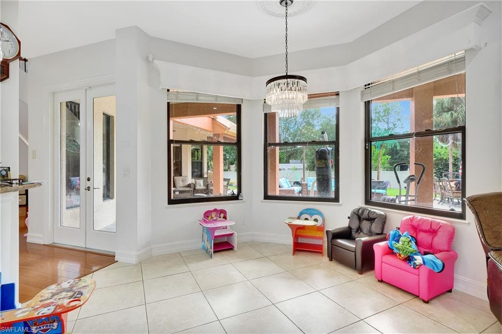 2791 2nd St NW, Naples, FL 34120-14