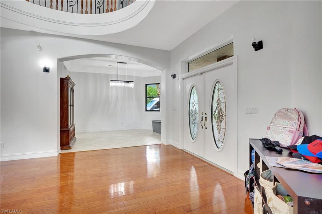 2791 2nd St NW, Naples, FL 34120-17